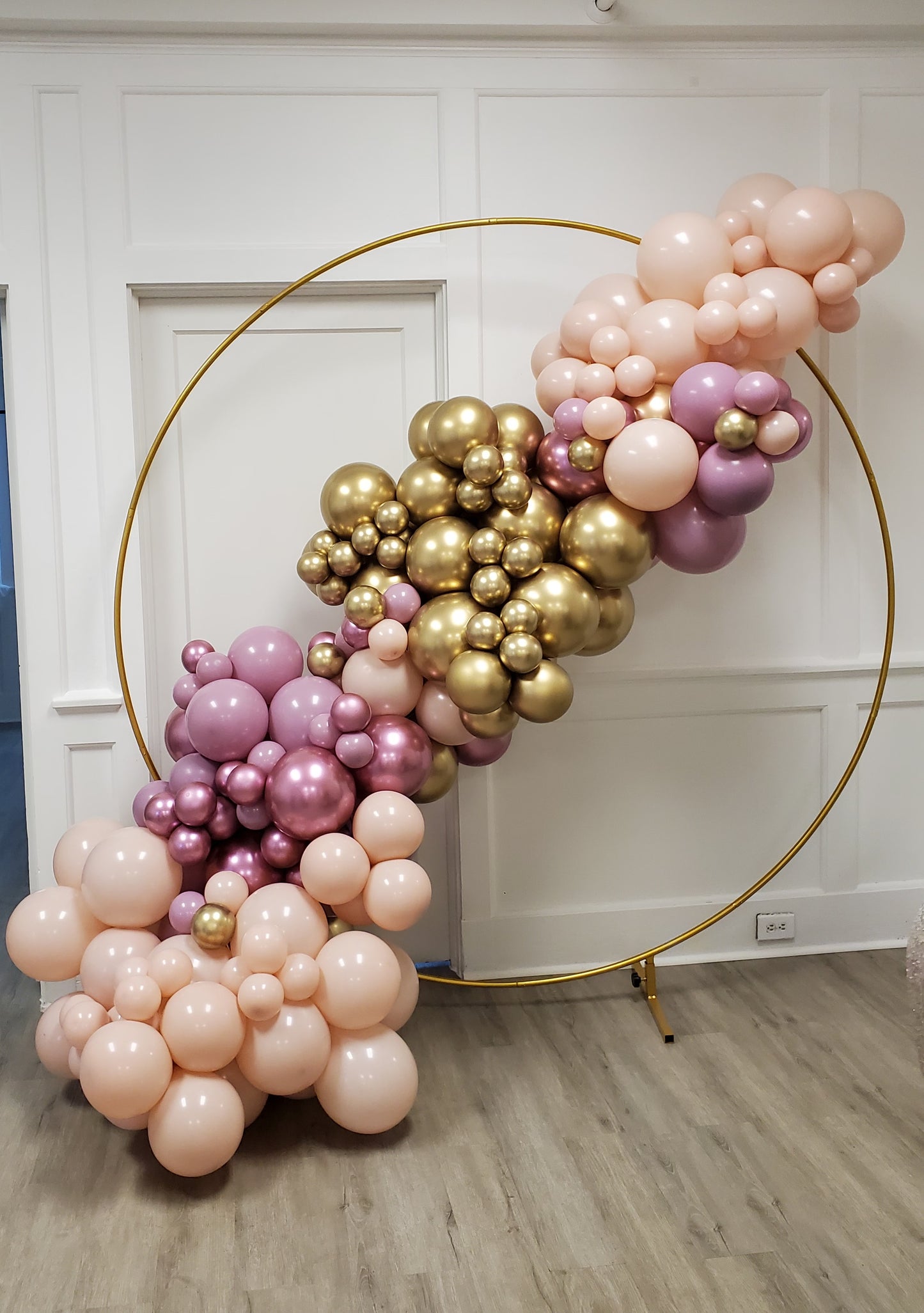 Balloon Garland on Circular Stand