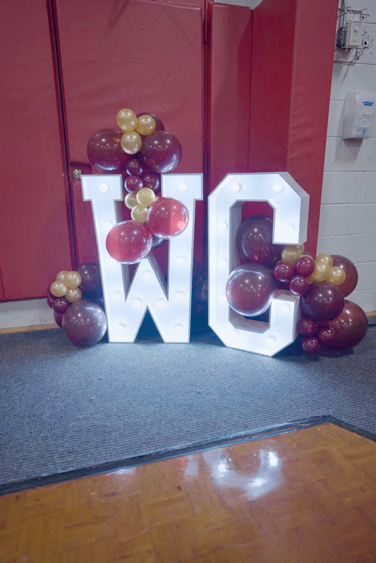 Marquee Letters with Standard Garland Accent